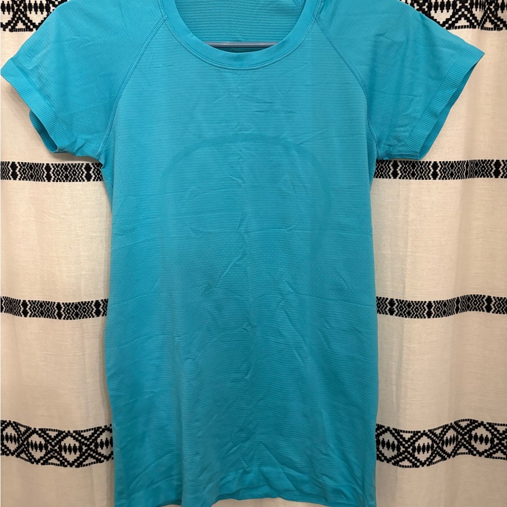 Lululemon Vibrant Teal Short Sleeve Women's Top